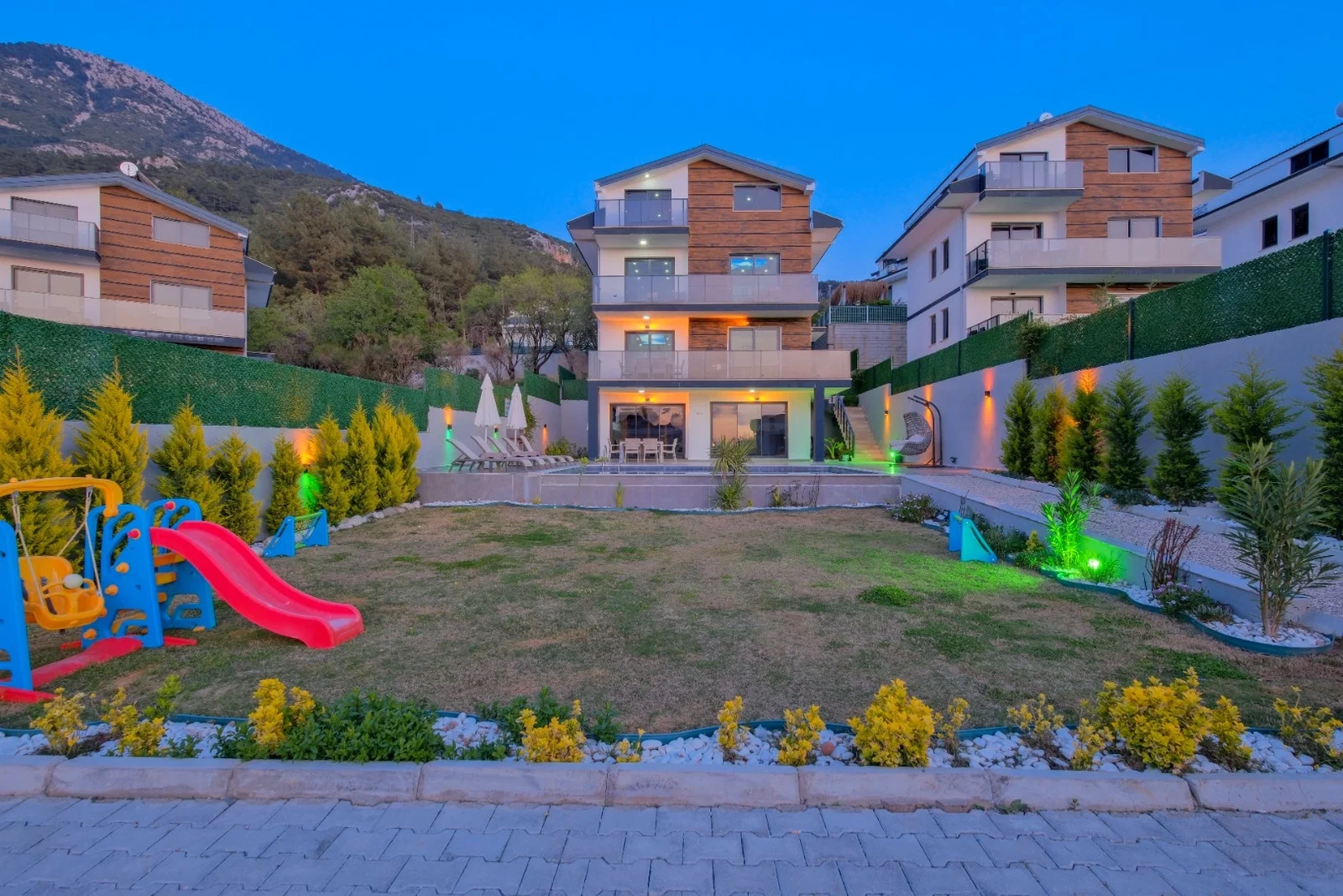 Fethiye’de Sakin Konumda, Isıtmalı Havuzlu, 8 Kişilik, Lüks Villa