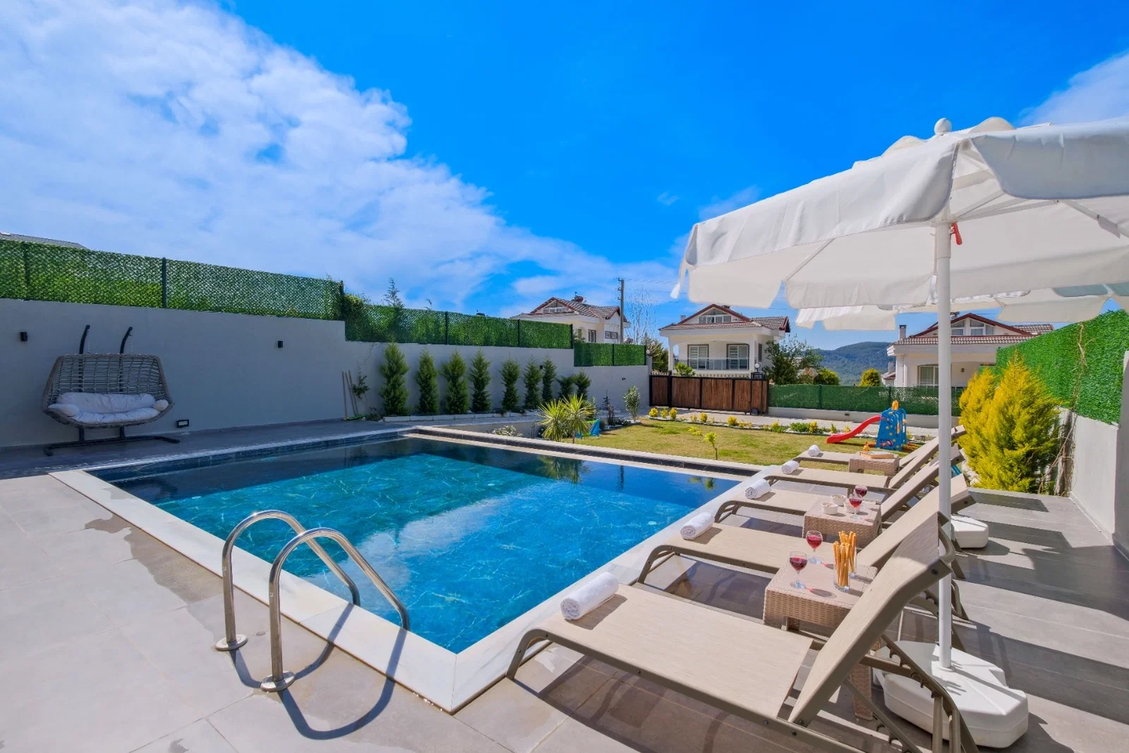 Fethiye’de Sakin Konumda, Isıtmalı Havuzlu, 8 Kişilik, Lüks Villa