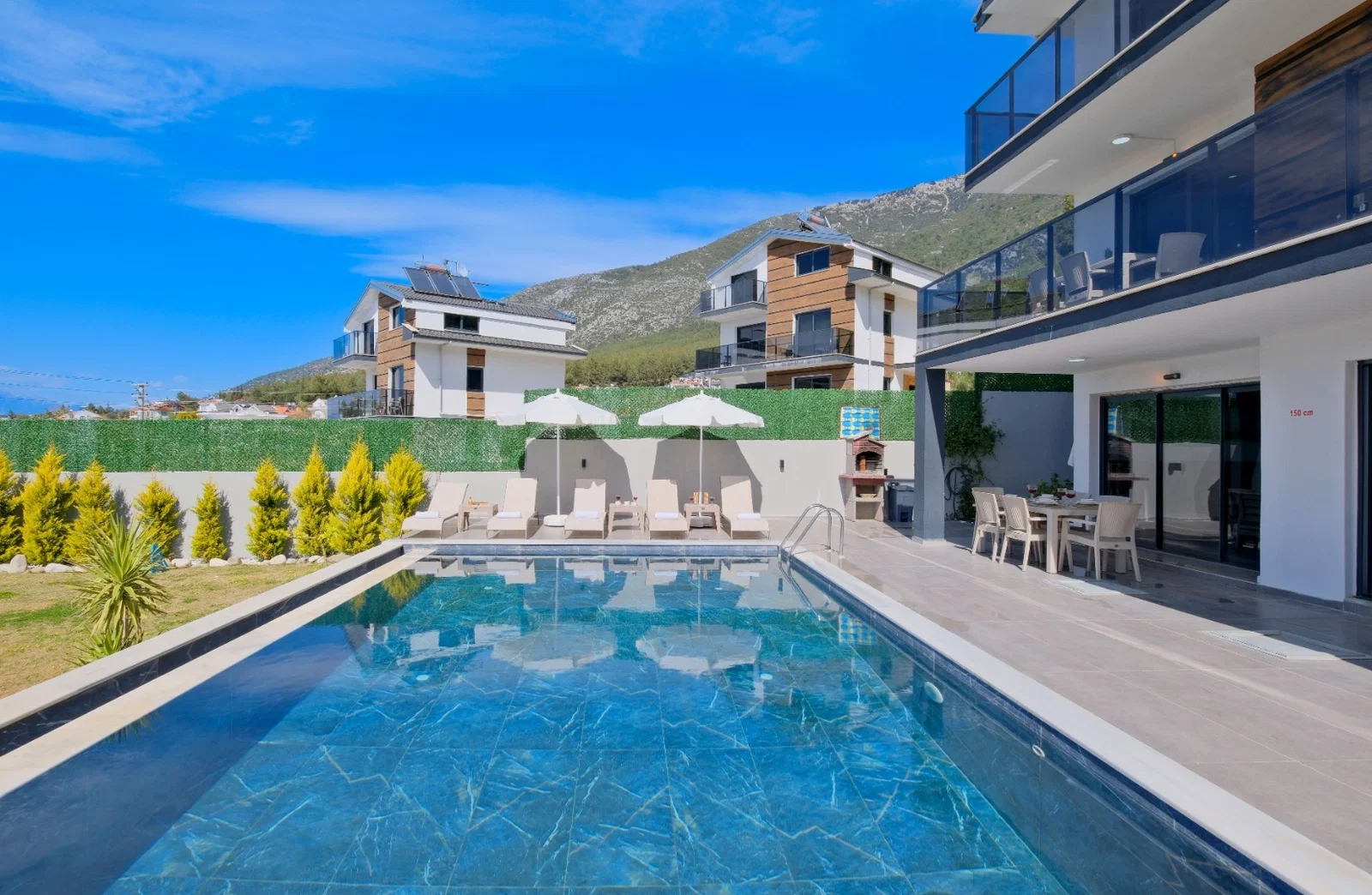 Fethiye’de Sakin Konumda, Isıtmalı Havuzlu, 8 Kişilik, Lüks Villa