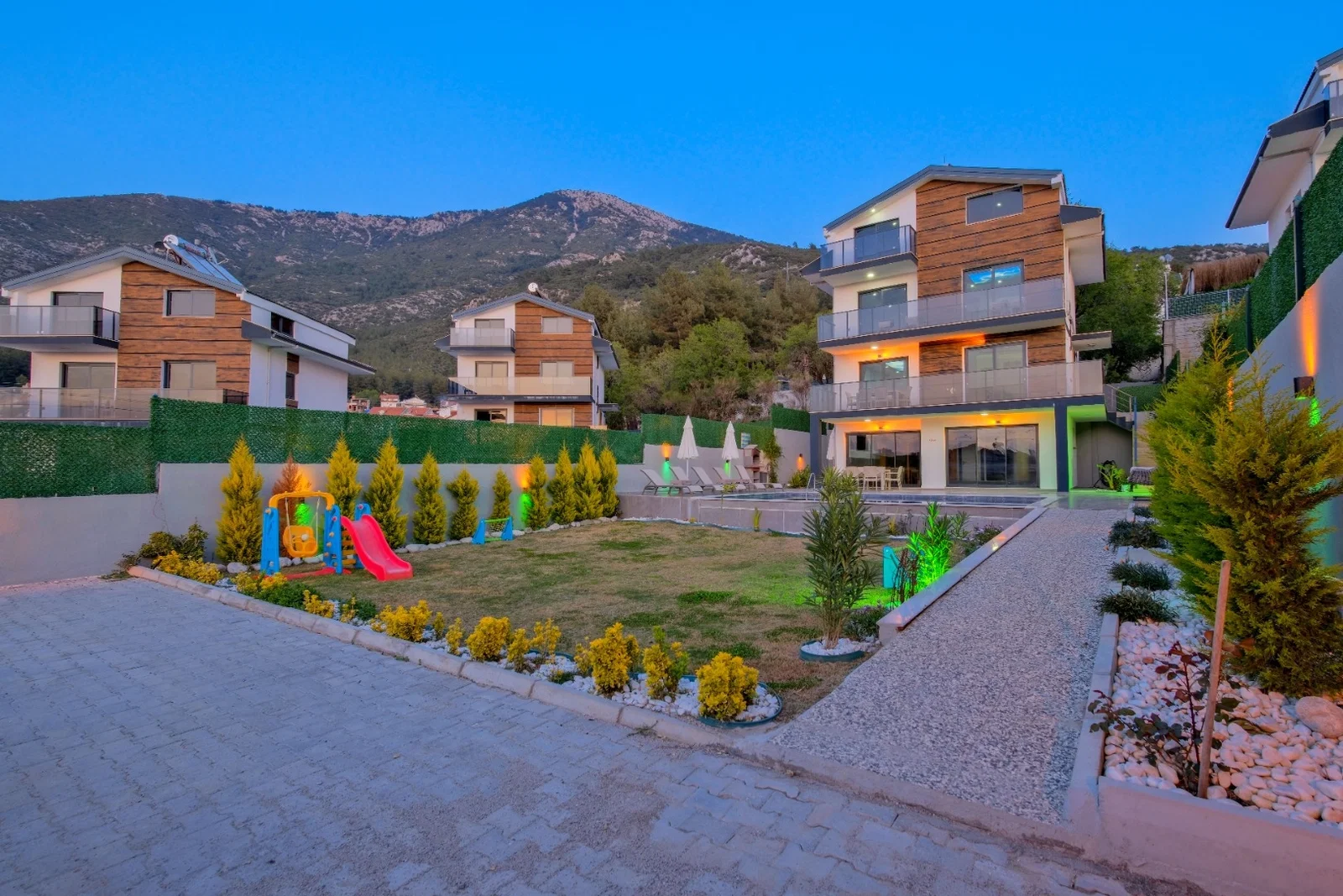 Fethiye’de Sakin Konumda, Isıtmalı Havuzlu, 8 Kişilik, Lüks Villa