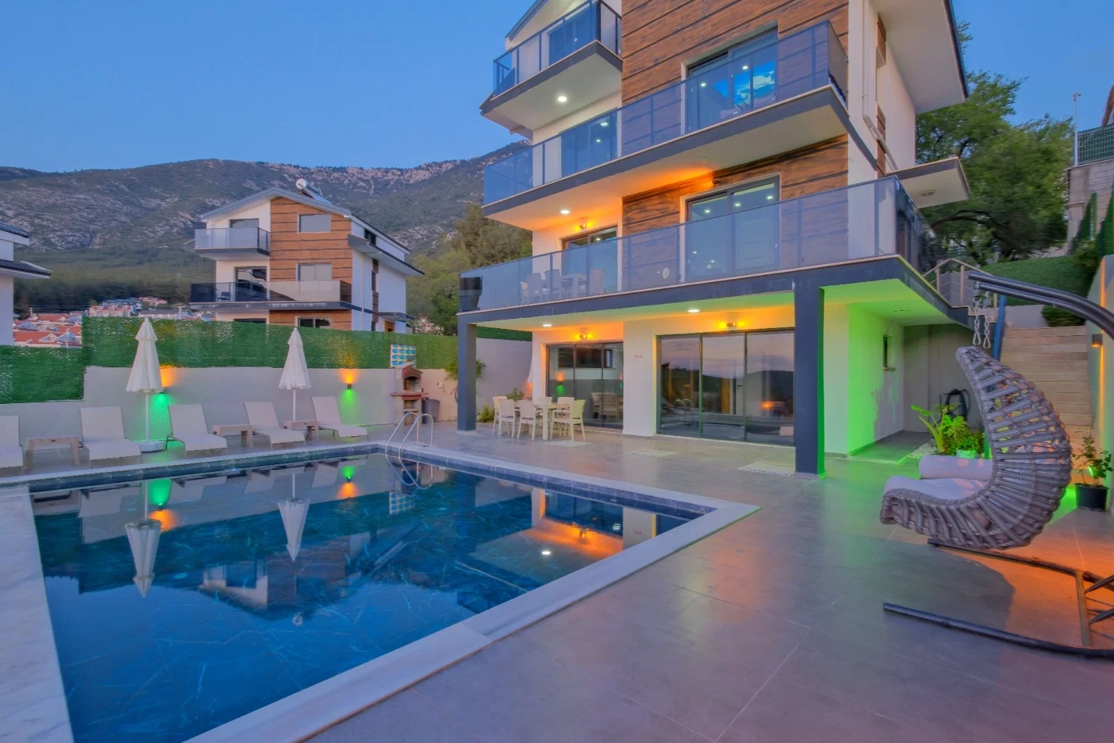 Fethiye’de Sakin Konumda, Isıtmalı Havuzlu, 8 Kişilik, Lüks Villa