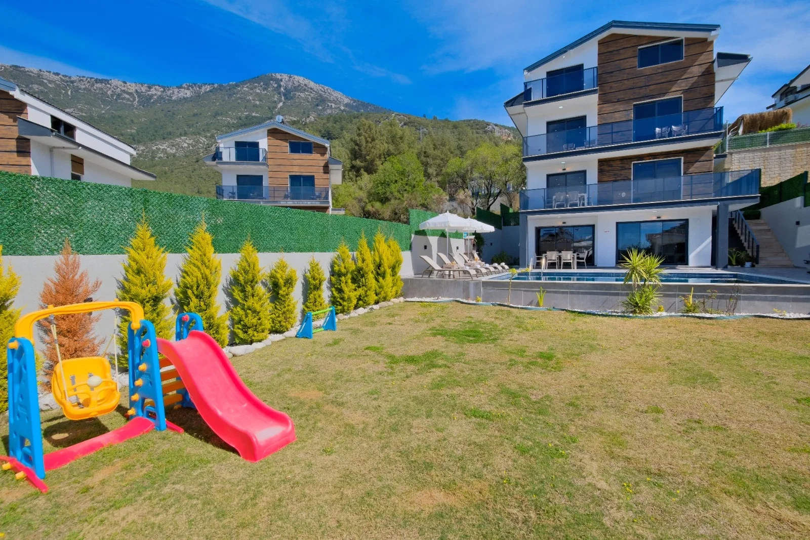 Fethiye’de Sakin Konumda, Isıtmalı Havuzlu, 8 Kişilik, Lüks Villa
