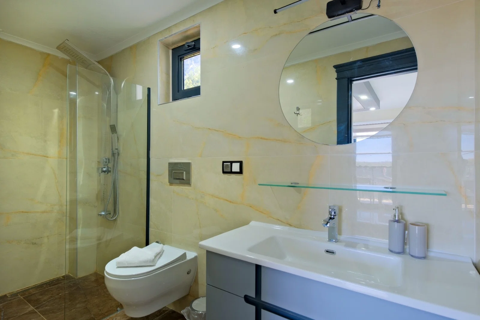 Fethiye’de Sakin Konumda, Isıtmalı Havuzlu, Jakuzili, Ekonomik Villa