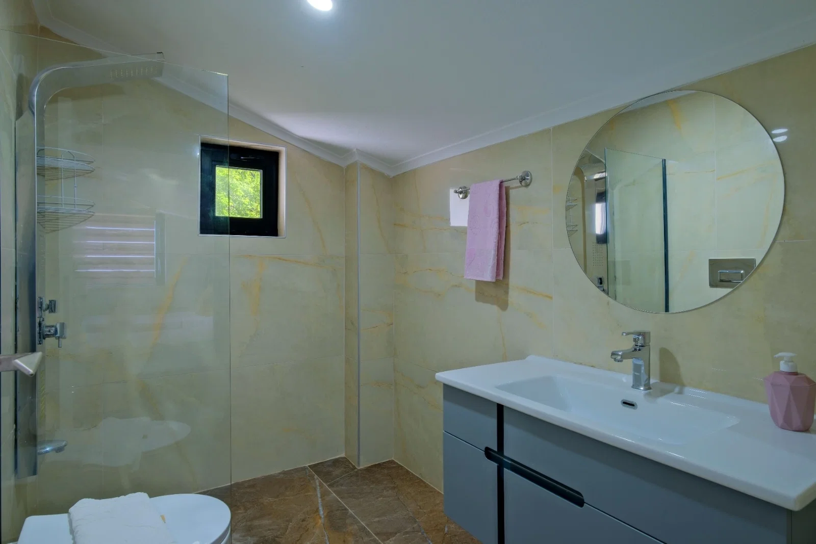 Fethiye’de Sakin Konumda, Isıtmalı Havuzlu, Jakuzili, Ekonomik Villa