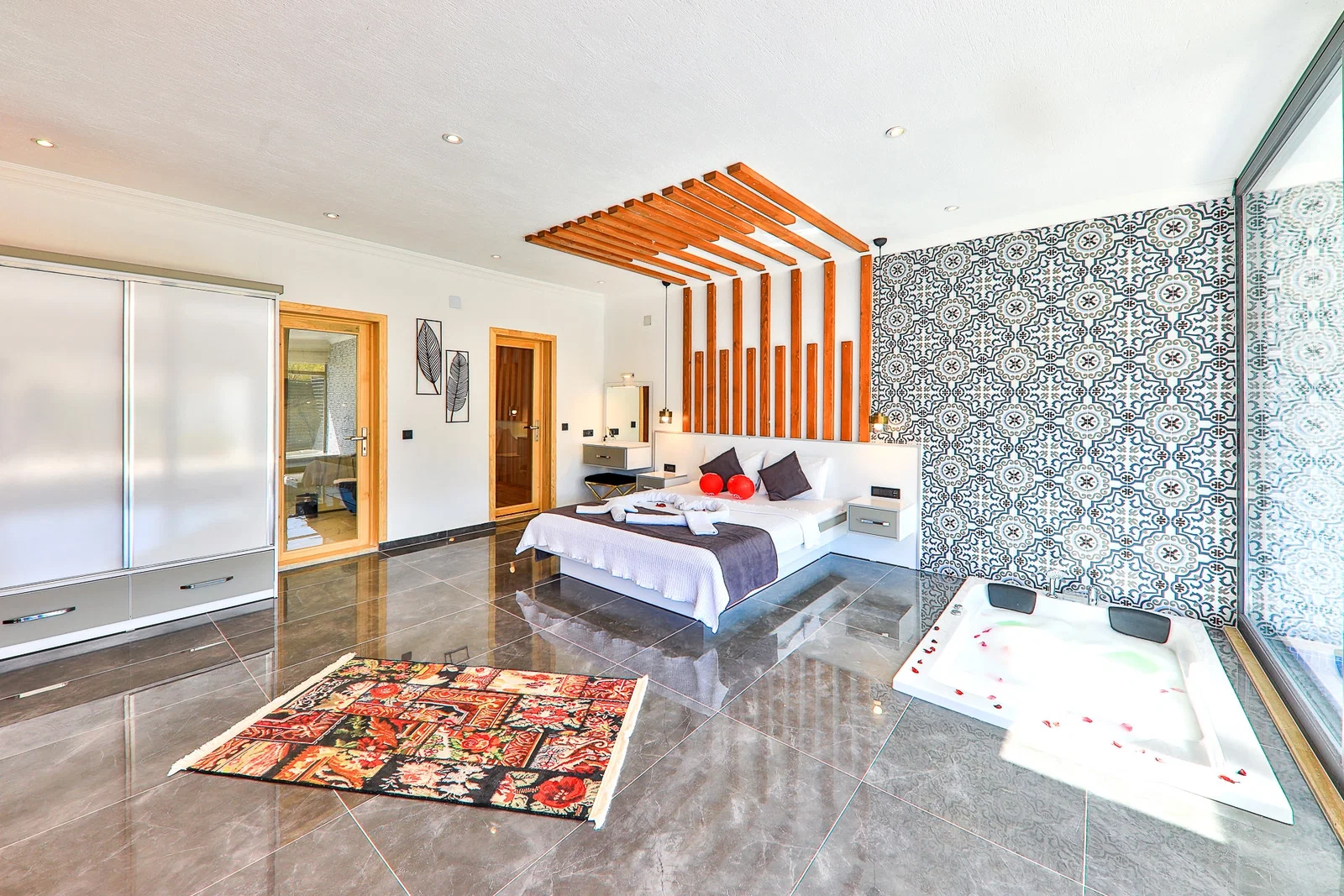 Sarıbelen’de Korunaklı, Isıtmalı Havuzlu, 1 Yatak Odalı, Ekonomik Villa