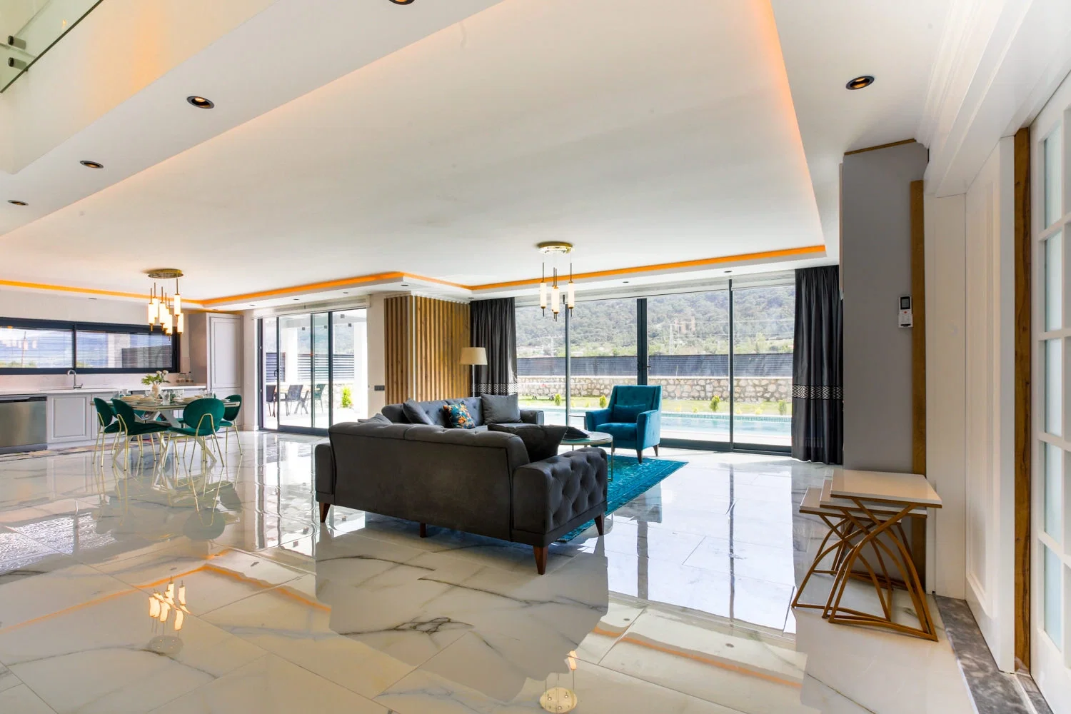 Sarıbelen’de Korunaklı, Isıtmalı Havuzlu, Jakuzili, Kiralık Villa