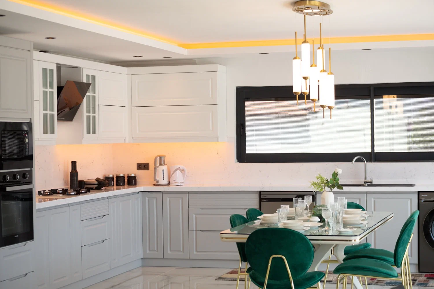 Sarıbelen’de Korunaklı, Isıtmalı Havuzlu, Jakuzili, Kiralık Villa