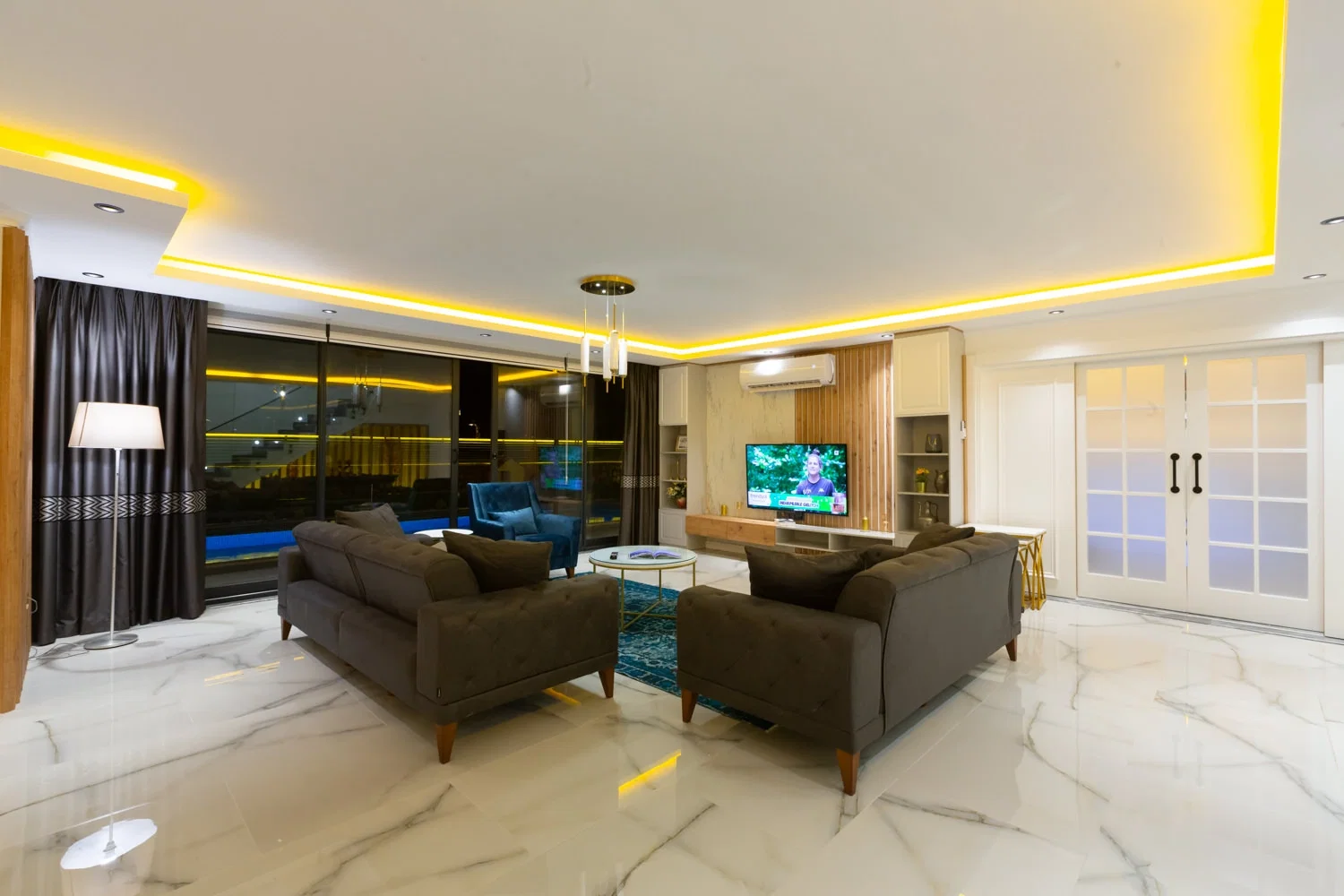 Sarıbelen’de Korunaklı, Isıtmalı Havuzlu, Jakuzili, Kiralık Villa