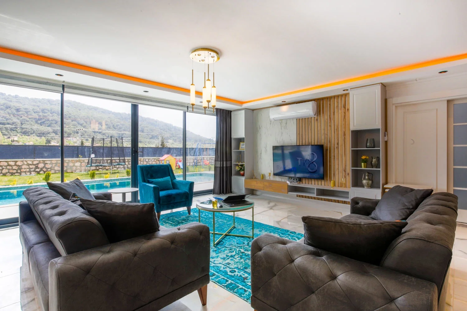 Sarıbelen’de Korunaklı, Isıtmalı Havuzlu, Jakuzili, Kiralık Villa