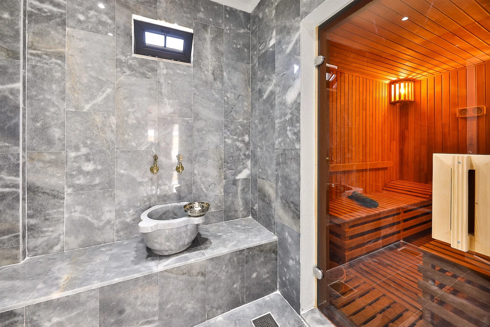 İslamlar’da Balayı Çiftlerine Uygun, Isıtmalı Havuzlu, 2 Yatak Odalı, Kiralık Villa
