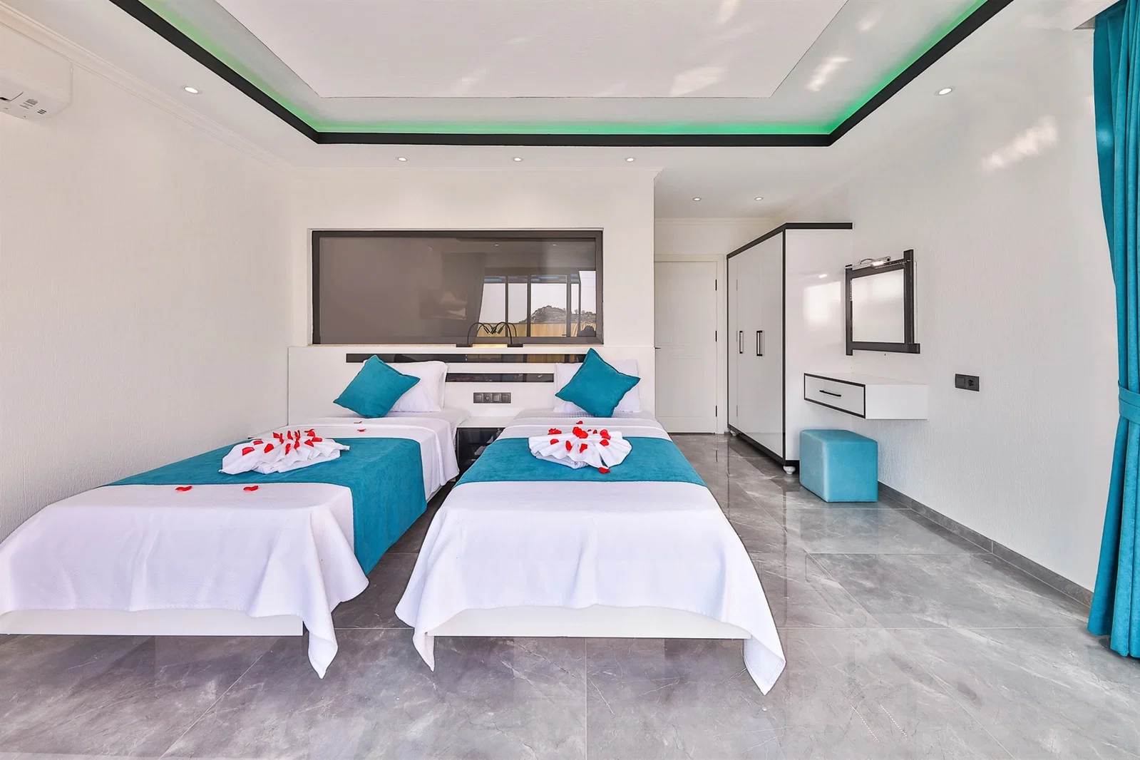 İslamlar’da Balayı Çiftlerine Uygun, Isıtmalı Havuzlu, 2 Yatak Odalı, Kiralık Villa