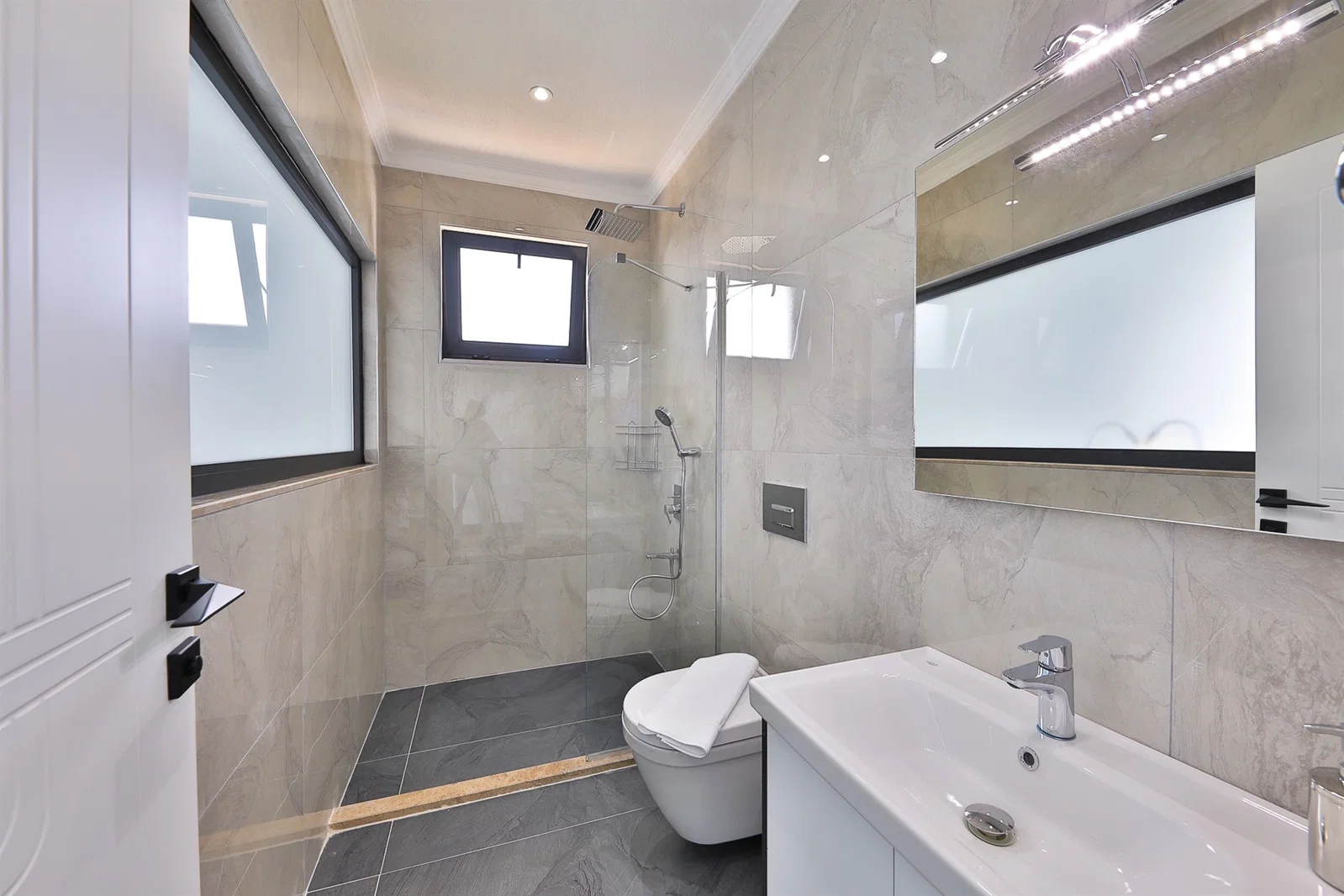İslamlar’da Balayı Çiftlerine Uygun, Isıtmalı Havuzlu, 2 Yatak Odalı, Kiralık Villa