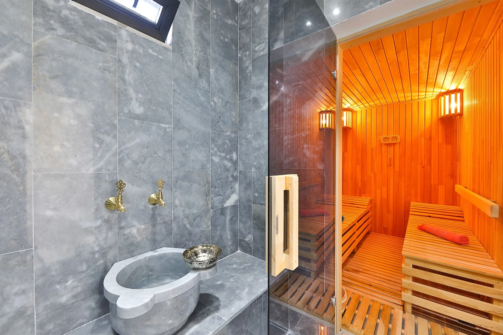İslamlar’da Balayı Çiftlerine Uygun, Isıtmalı Havuzlu, 2 Yatak Odalı, Kiralık Villa
