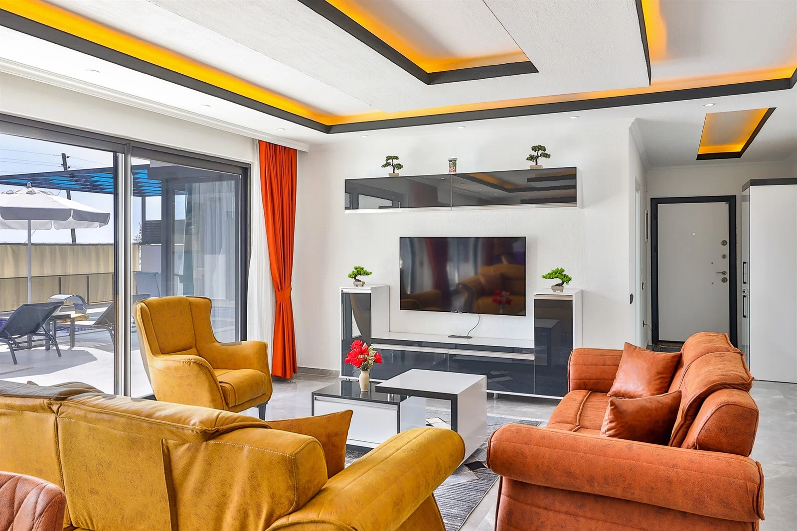 İslamlar’da Balayı Çiftlerine Uygun, Isıtmalı Havuzlu, 2 Yatak Odalı, Kiralık Villa