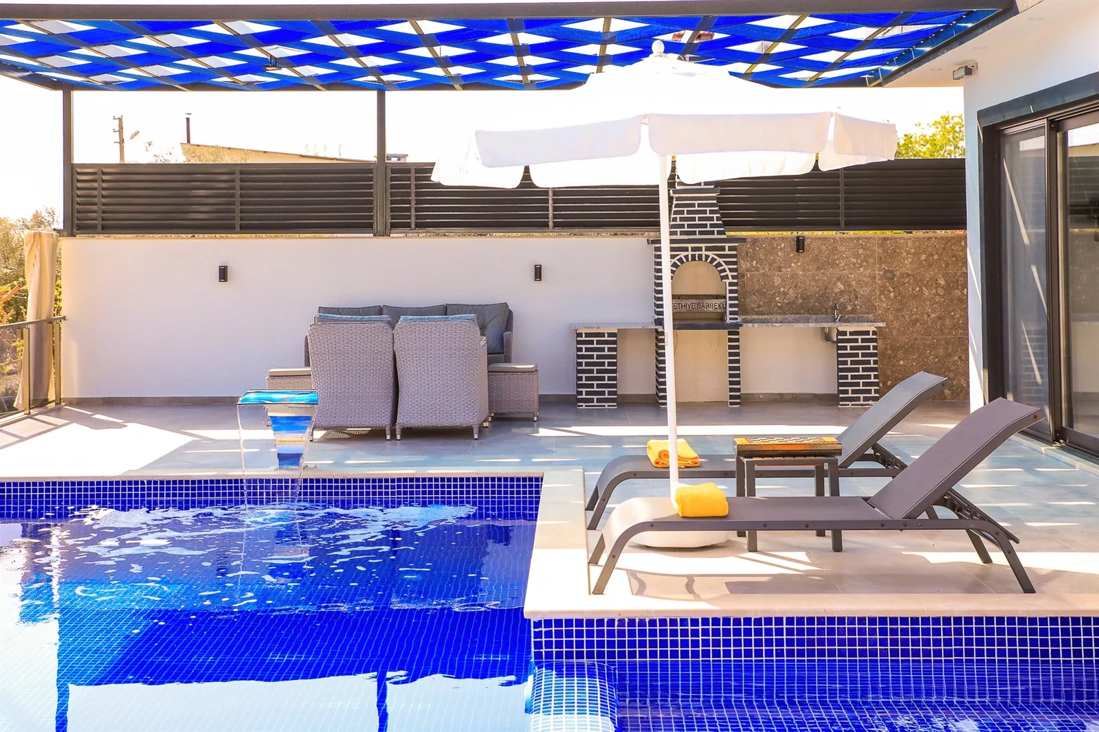 İslamlar’da Balayı Çiftlerine Uygun, Isıtmalı Havuzlu, 2 Yatak Odalı, Kiralık Villa