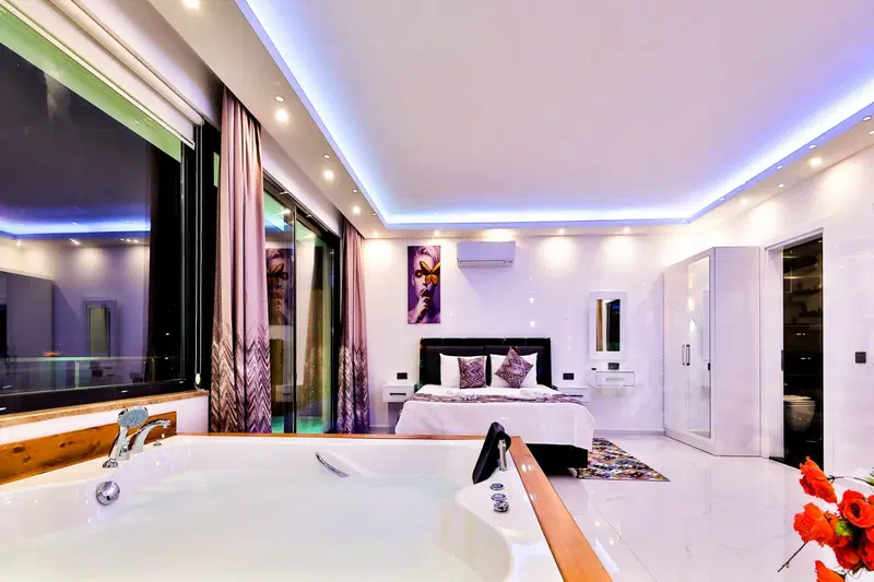 Sarıbelen’de korunaklı havuzlu kiralık villa, fotoğraf 31
