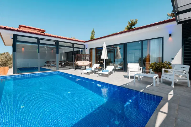 İslamlar’da korunaklı havuzlu kiralık villa