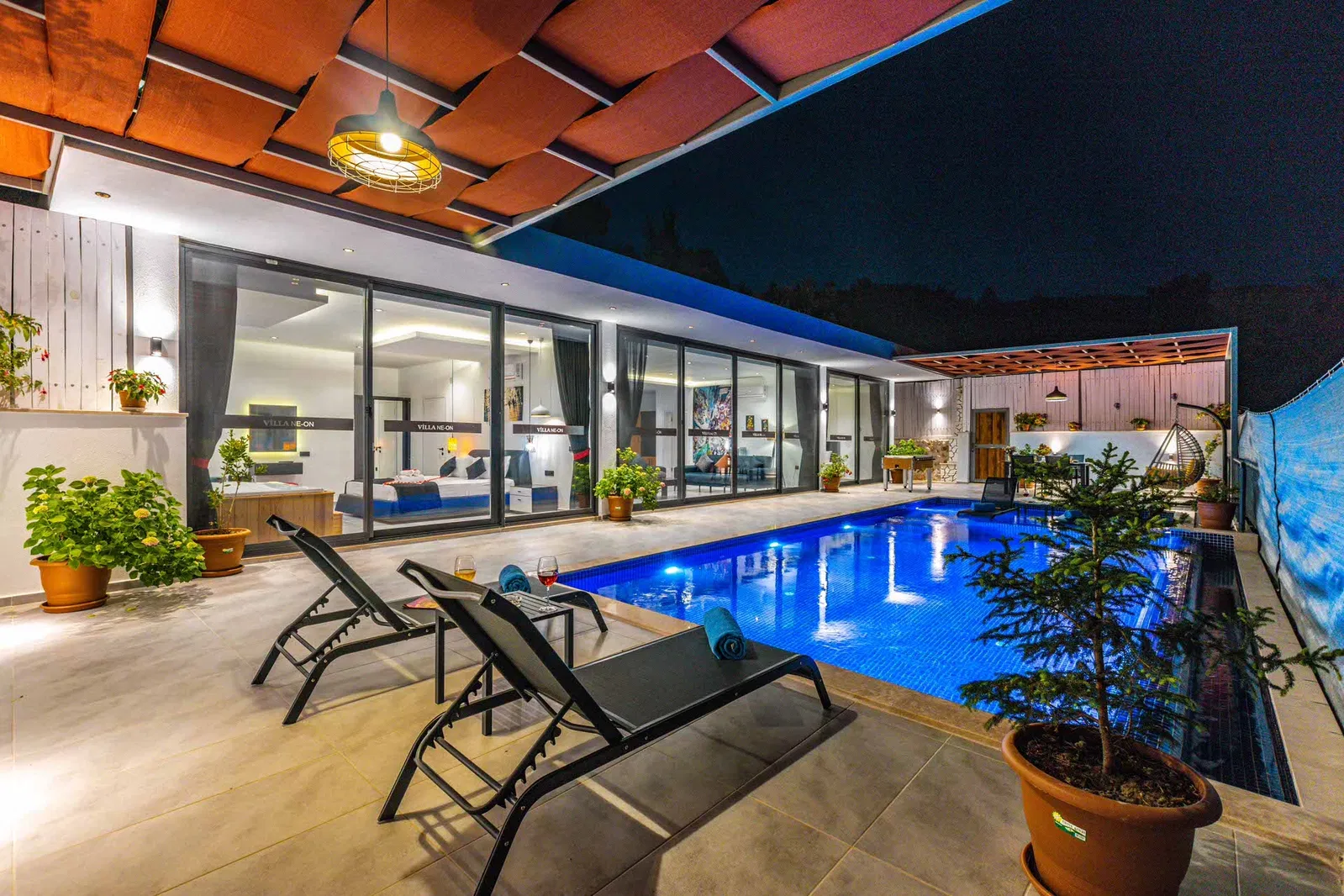 İslamlar’da korunaklı havuzlu kiralık villa