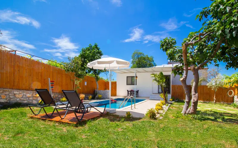 Üzümlü’de doğa manzaralı kiralık villa, fotoğraf 3