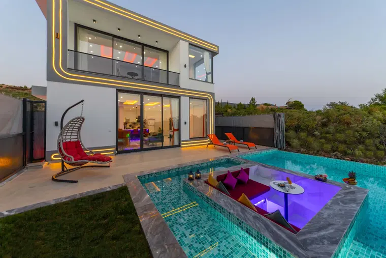 İslamlar’da Balayı Çiftlerine Uygun, Korunaklı Havuzlu, 1 Yatak Odalı, Ekonomik Villa