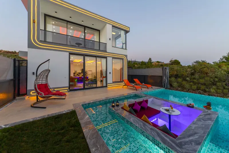 İslamlar’da korunaklı havuzlu kiralık villa