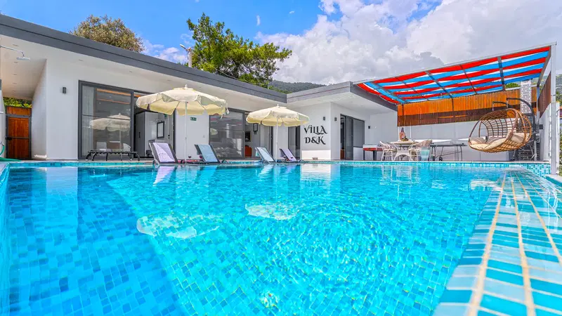İslamlar’da korunaklı havuzlu kiralık villa