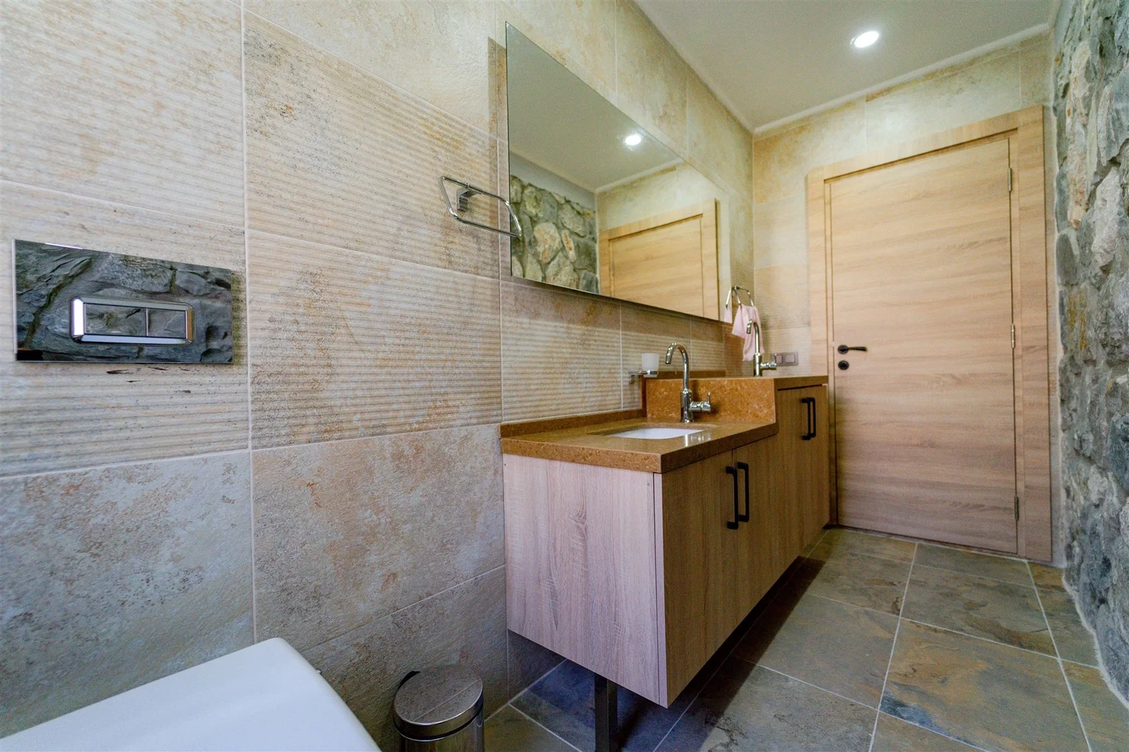 Fethiye’de Korunaklı, Isıtmalı Havuzlu, 3 Yatak Odalı, Kiralık Villa