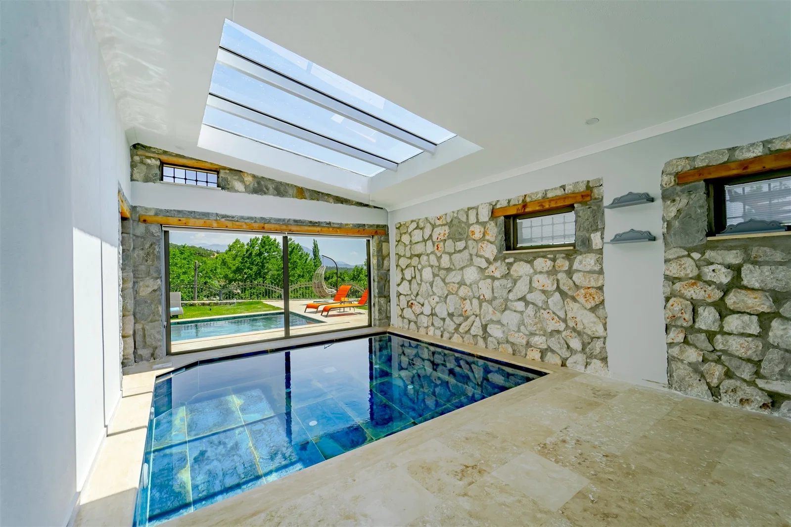 Fethiye’de Korunaklı, Isıtmalı Havuzlu, 3 Yatak Odalı, Kiralık Villa