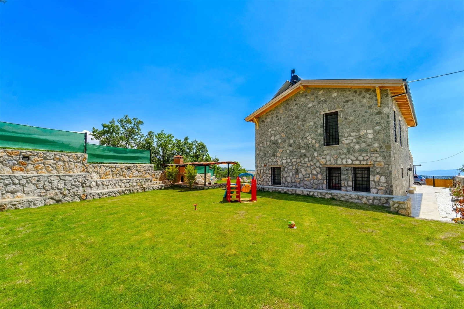 Fethiye’de Korunaklı, Isıtmalı Havuzlu, 3 Yatak Odalı, Kiralık Villa