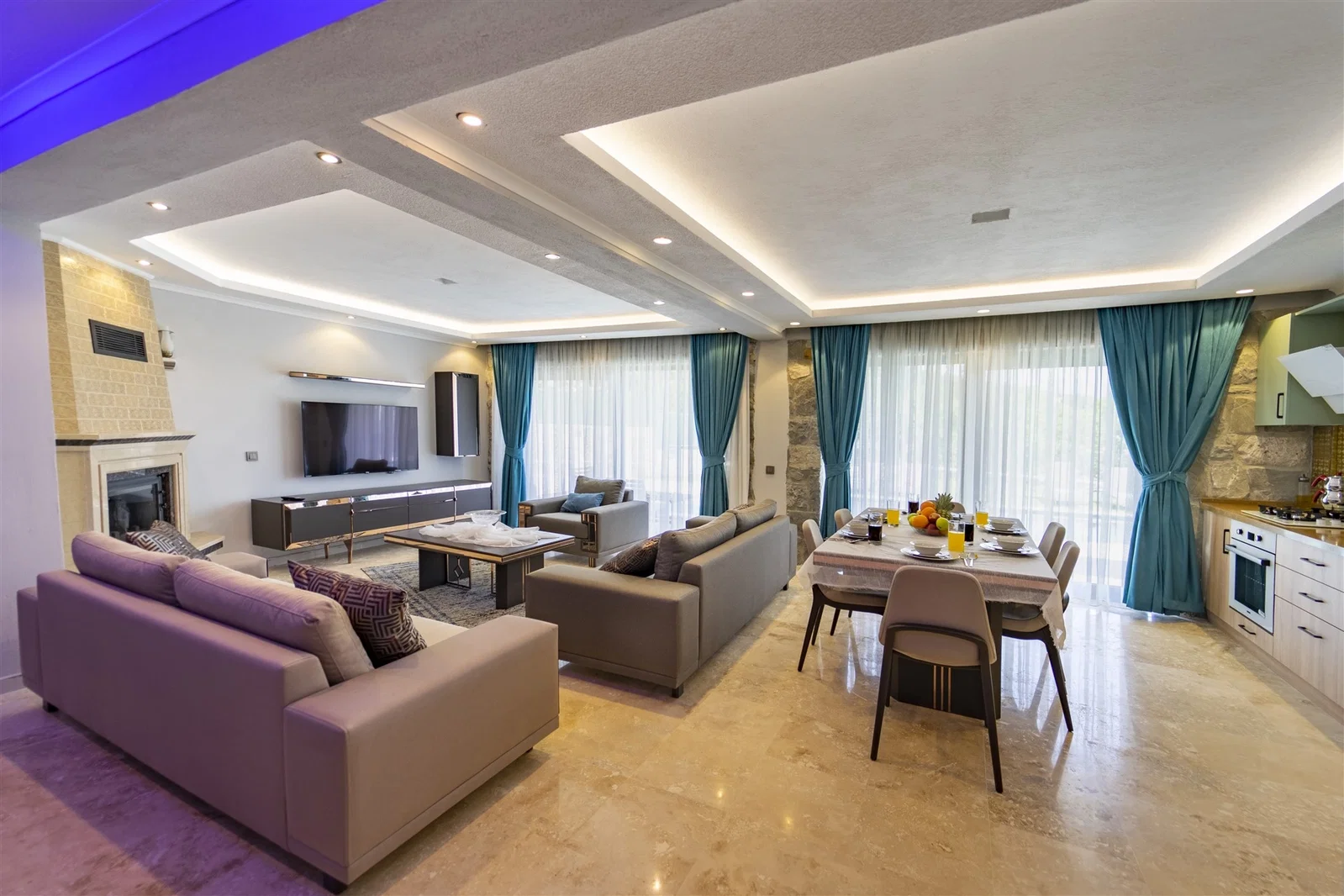 Fethiye’de Korunaklı, Isıtmalı Havuzlu, 3 Yatak Odalı, Kiralık Villa