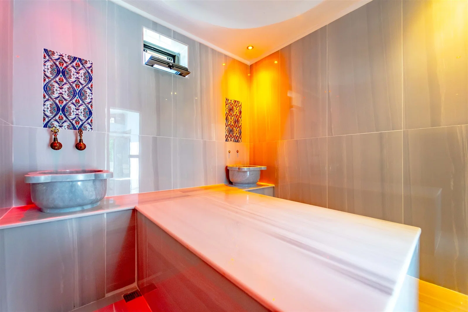 Fethiye’de Korunaklı, Isıtmalı Havuzlu, 3 Yatak Odalı, Kiralık Villa