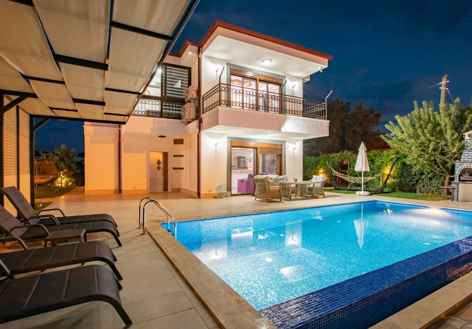 Kaş’ta jakuzili kiralık villa