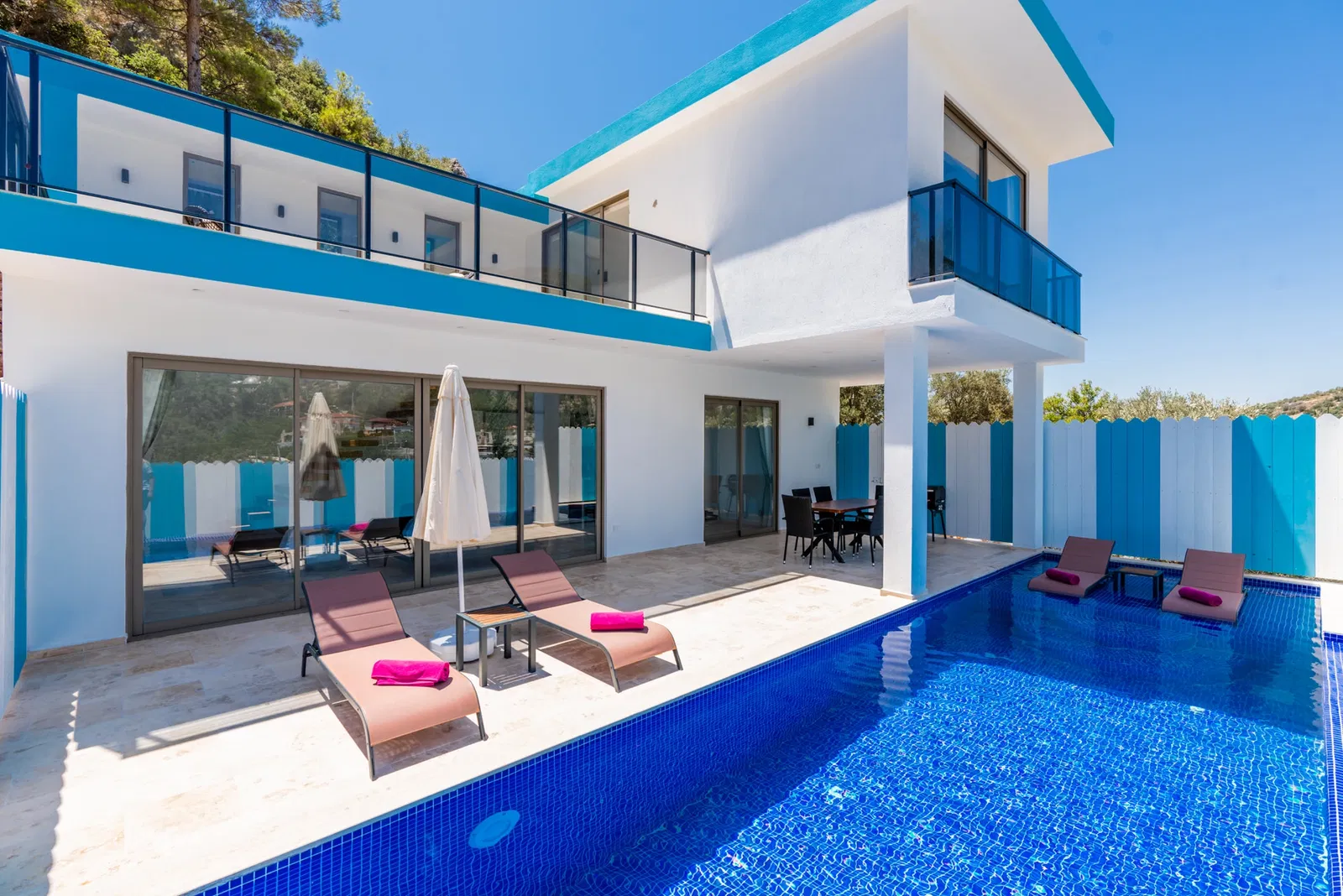 İslamlar’da korunaklı havuzlu kiralık villa