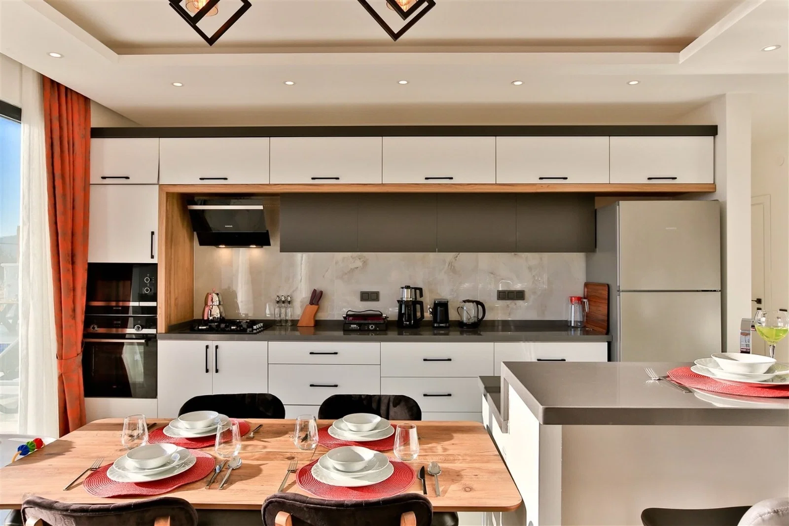 Üzümlü’de Huzurlu, Korunaklı Havuzlu, 6 Kişilik, Ekonomik Villa