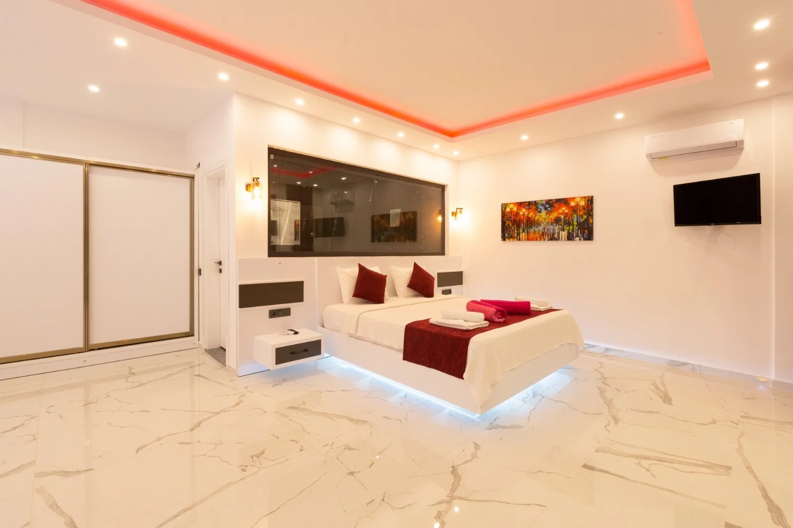 Üzümlü’de Huzurlu, Korunaklı Havuzlu, 6 Kişilik, Ekonomik Villa