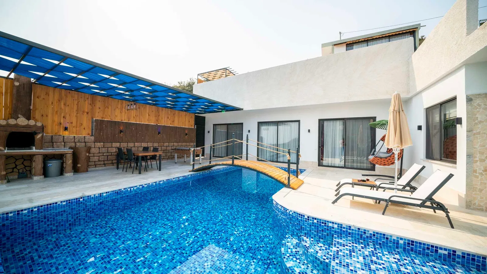 İslamlar’da korunaklı havuzlu kiralık villa