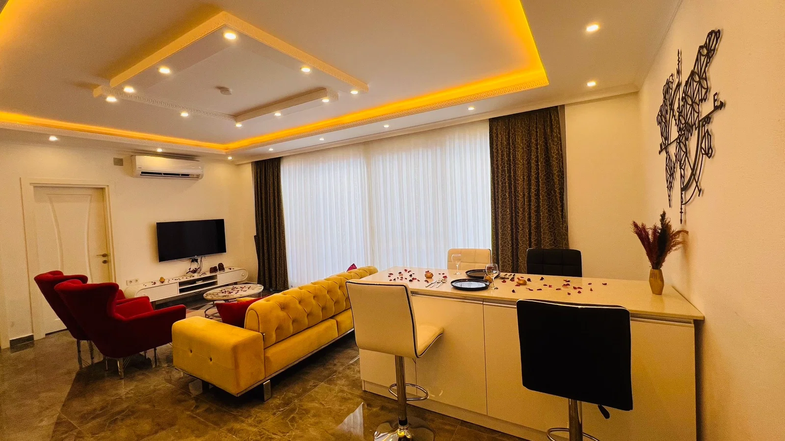 Üzümlü’de Balayı Çiftlerine Uygun, Korunaklı Havuzlu, 1 Yatak Odalı, Kiralık Villa
