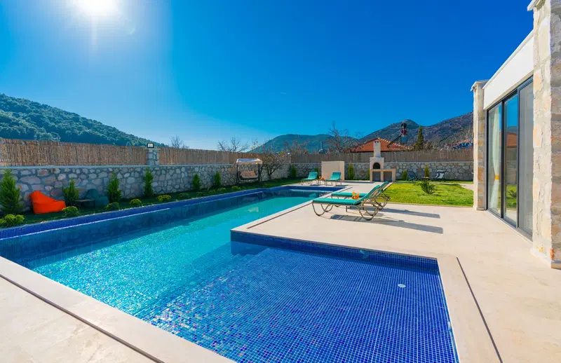 Sarıbelen’de ısıtmalı havuzlu kiralık villa, fotoğraf 2