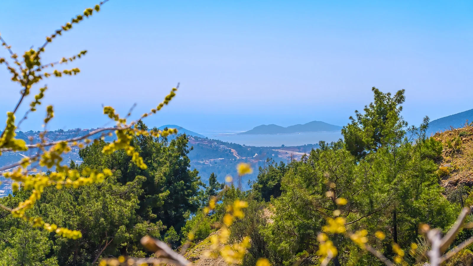 İslamlar’da Deniz Manzaralı, Korunaklı Havuzlu, 5 Kişilik, Kiralık Villa