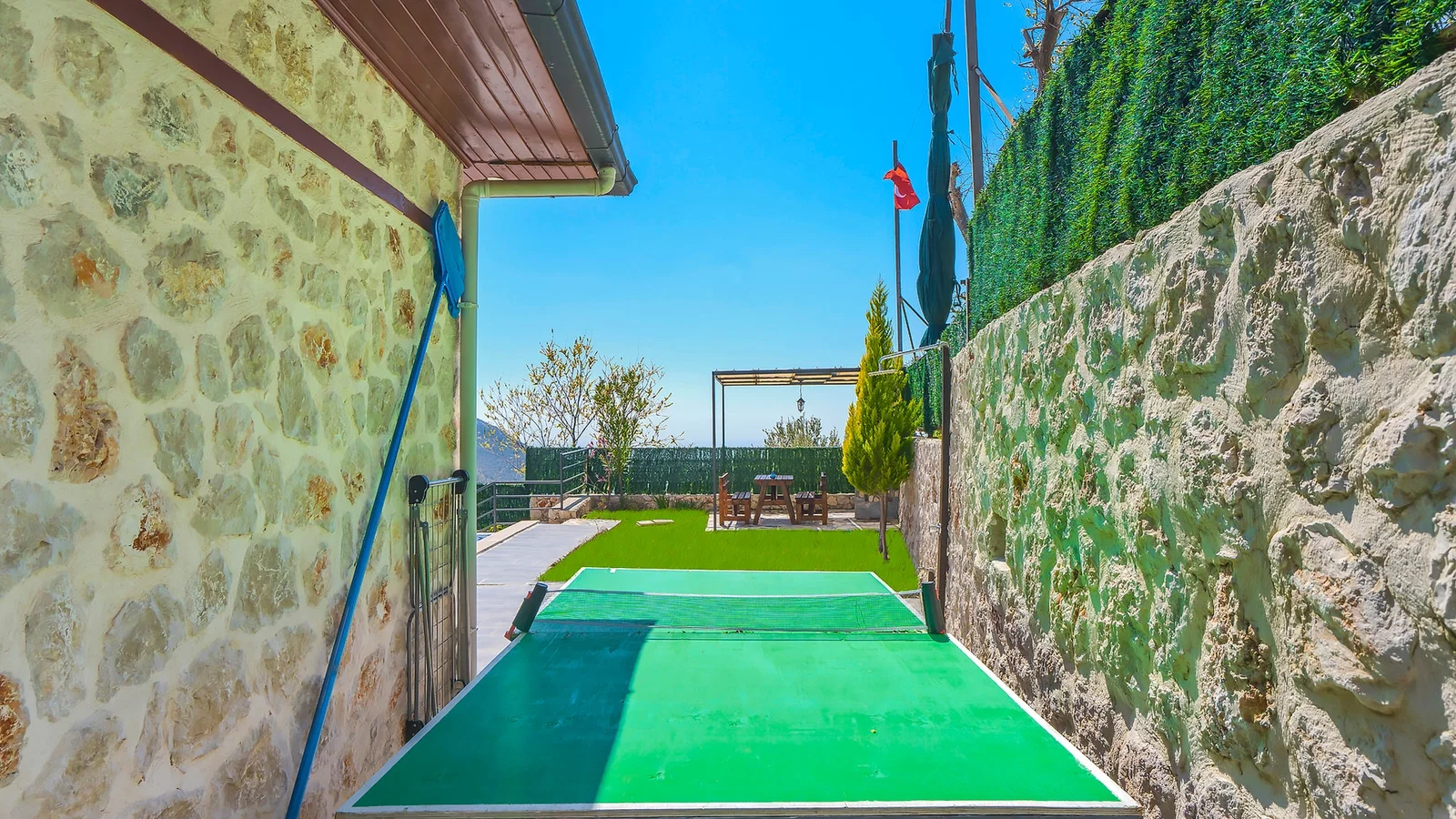 İslamlar’da Deniz Manzaralı, Korunaklı Havuzlu, 5 Kişilik, Kiralık Villa