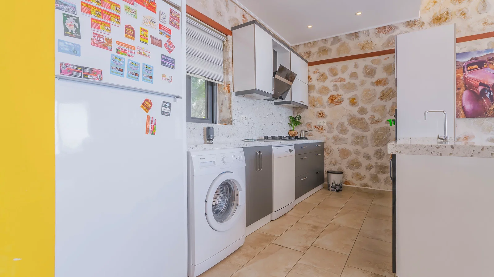 İslamlar’da Deniz Manzaralı, Korunaklı Havuzlu, 5 Kişilik, Kiralık Villa