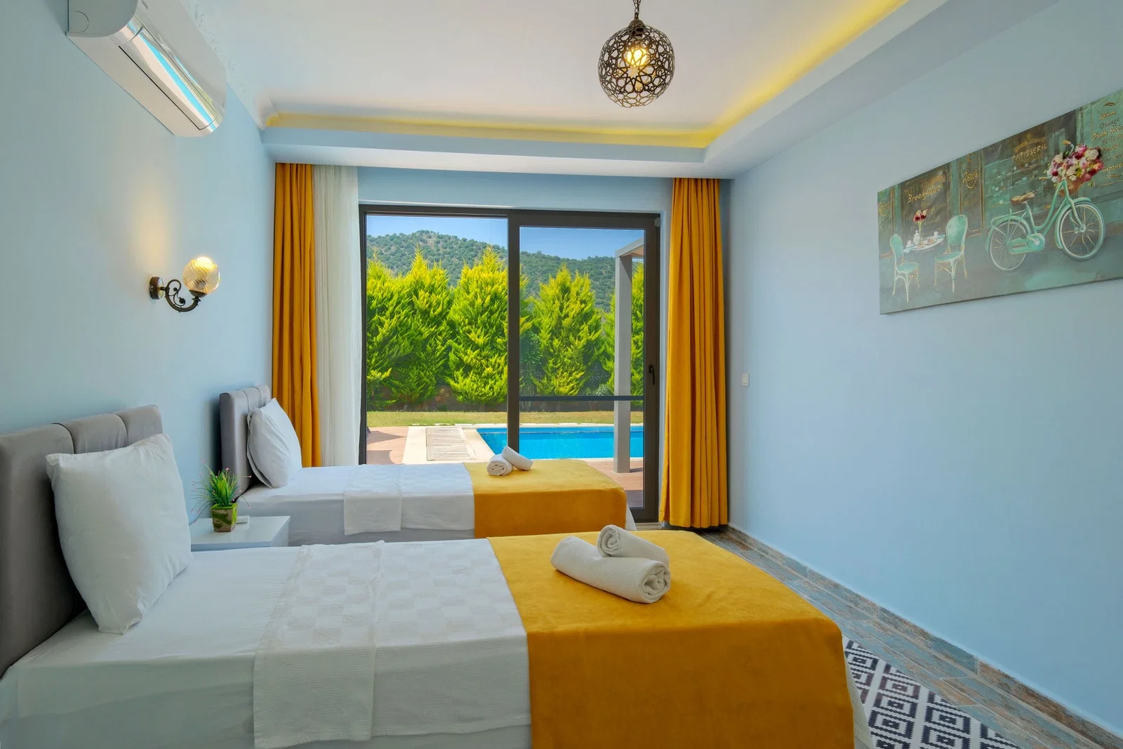 Fethiye’de Korunaklı, Çocuk Havuzlu, Jakuzili, Kiralık Villa