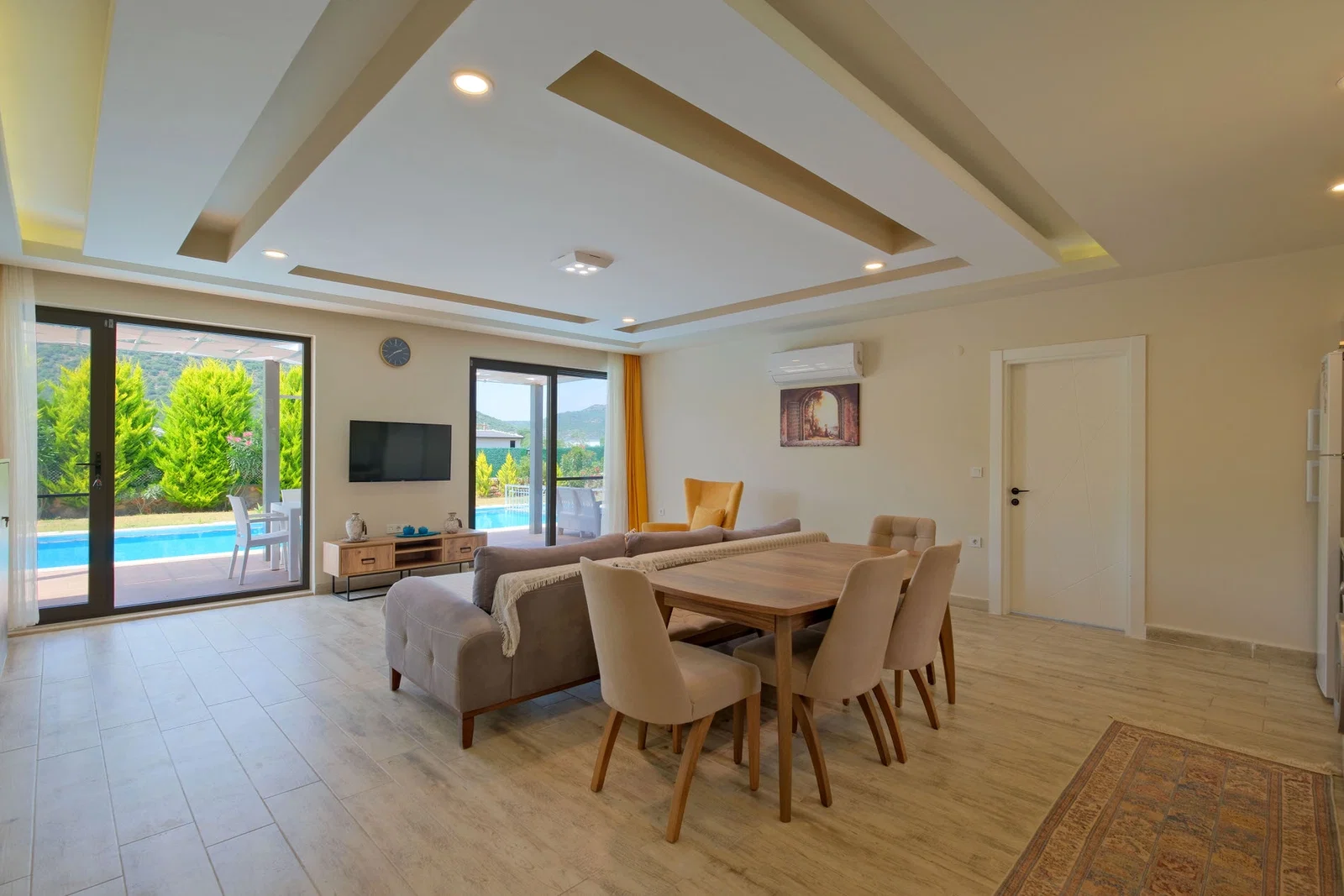 Fethiye’de Korunaklı, Çocuk Havuzlu, Jakuzili, Kiralık Villa