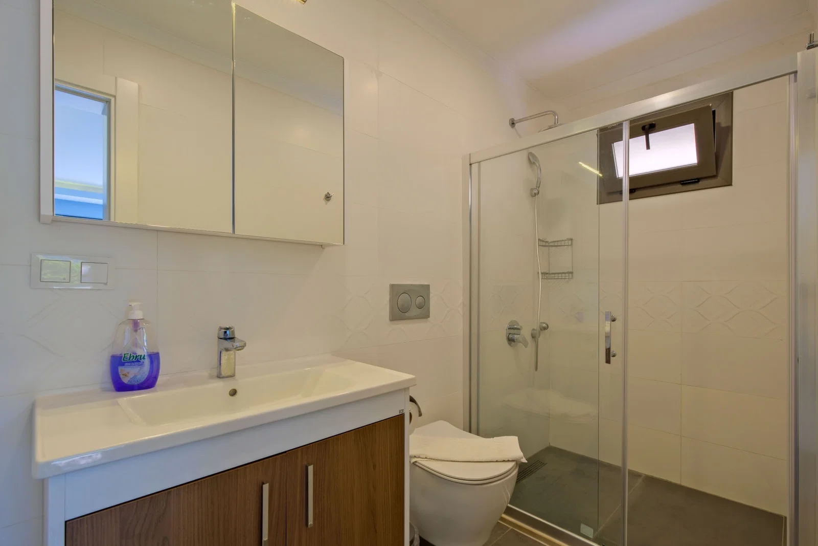Fethiye’de Korunaklı, Çocuk Havuzlu, Jakuzili, Kiralık Villa