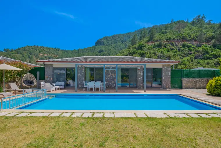 Fethiye’de Korunaklı, Çocuk Havuzlu, 5 Kişilik, Kiralık Villa
