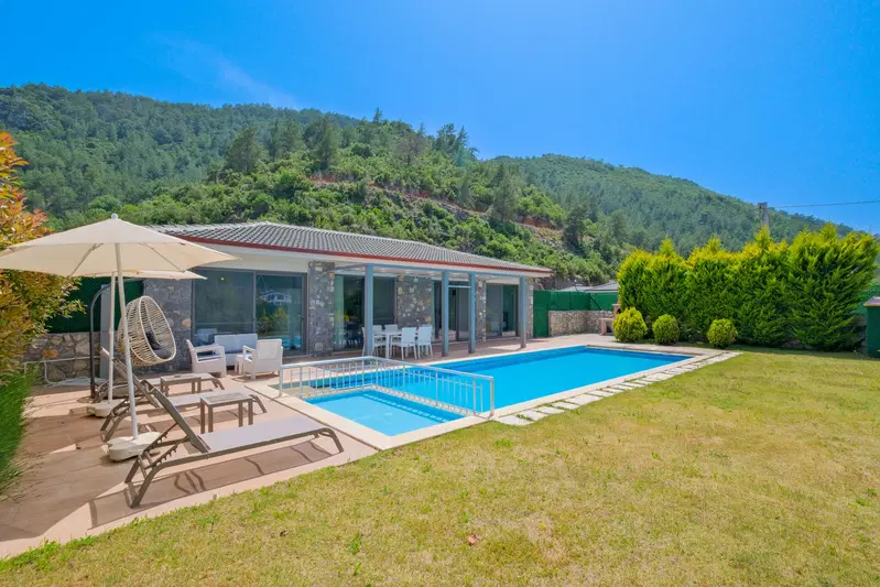 Fethiye’de çocuk havuzlu kiralık villa, fotoğraf 3