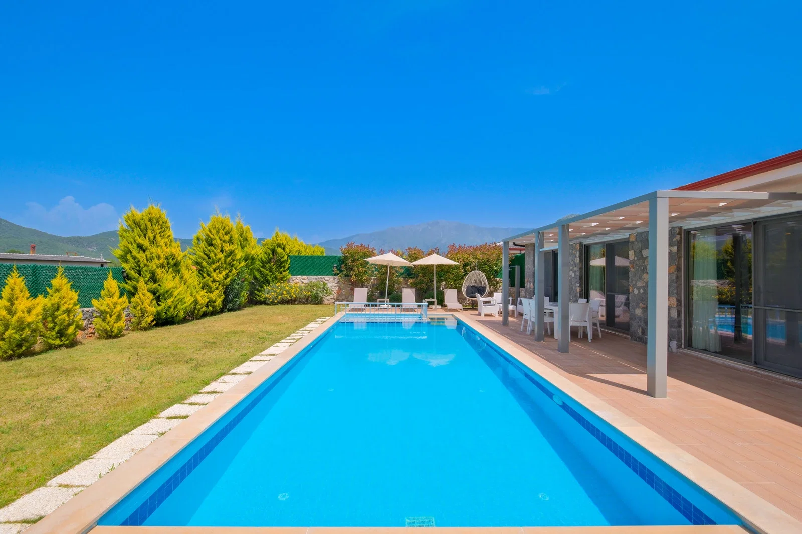 Fethiye’de Korunaklı, Çocuk Havuzlu, 5 Kişilik, Kiralık Villa