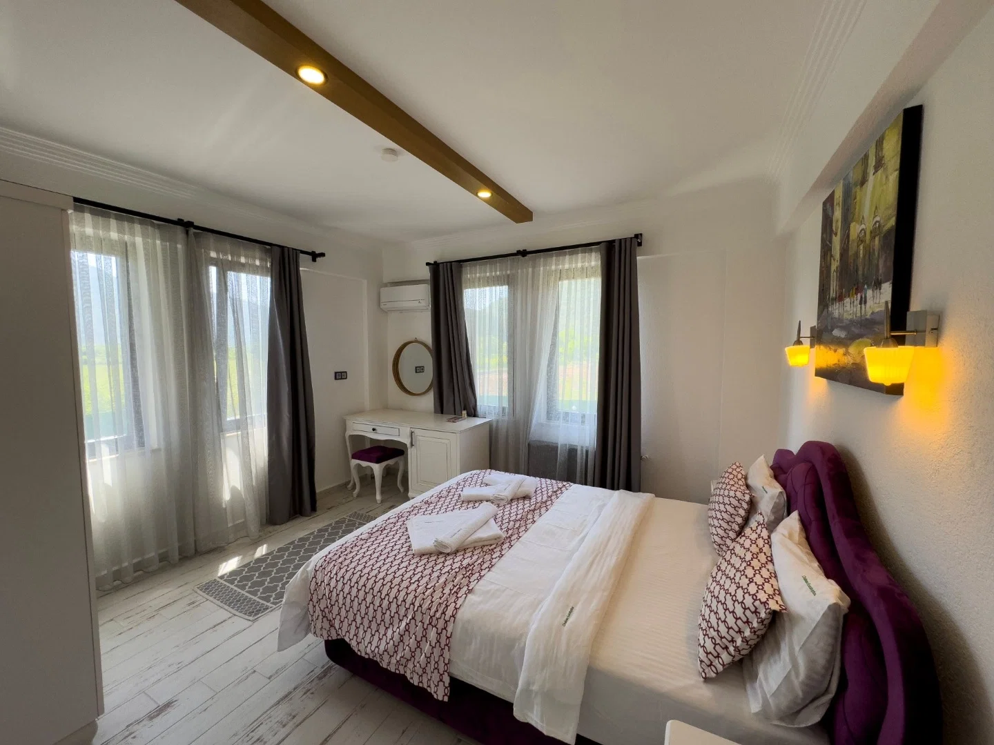 Fethiye’de Korunaklı, Çocuk Havuzlu, Jakuzili, Lüks Villa