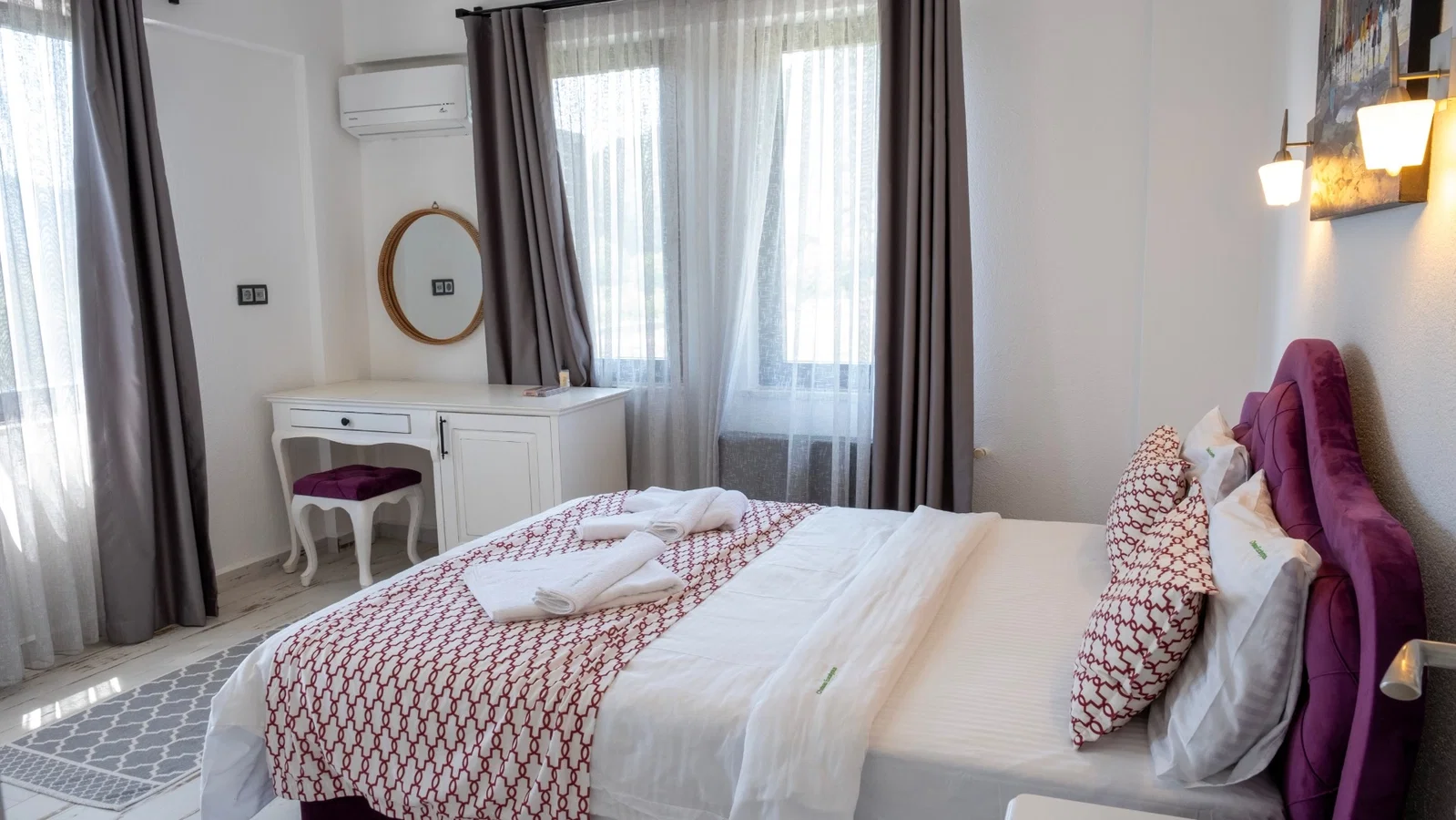 Fethiye’de Korunaklı, Çocuk Havuzlu, Jakuzili, Lüks Villa