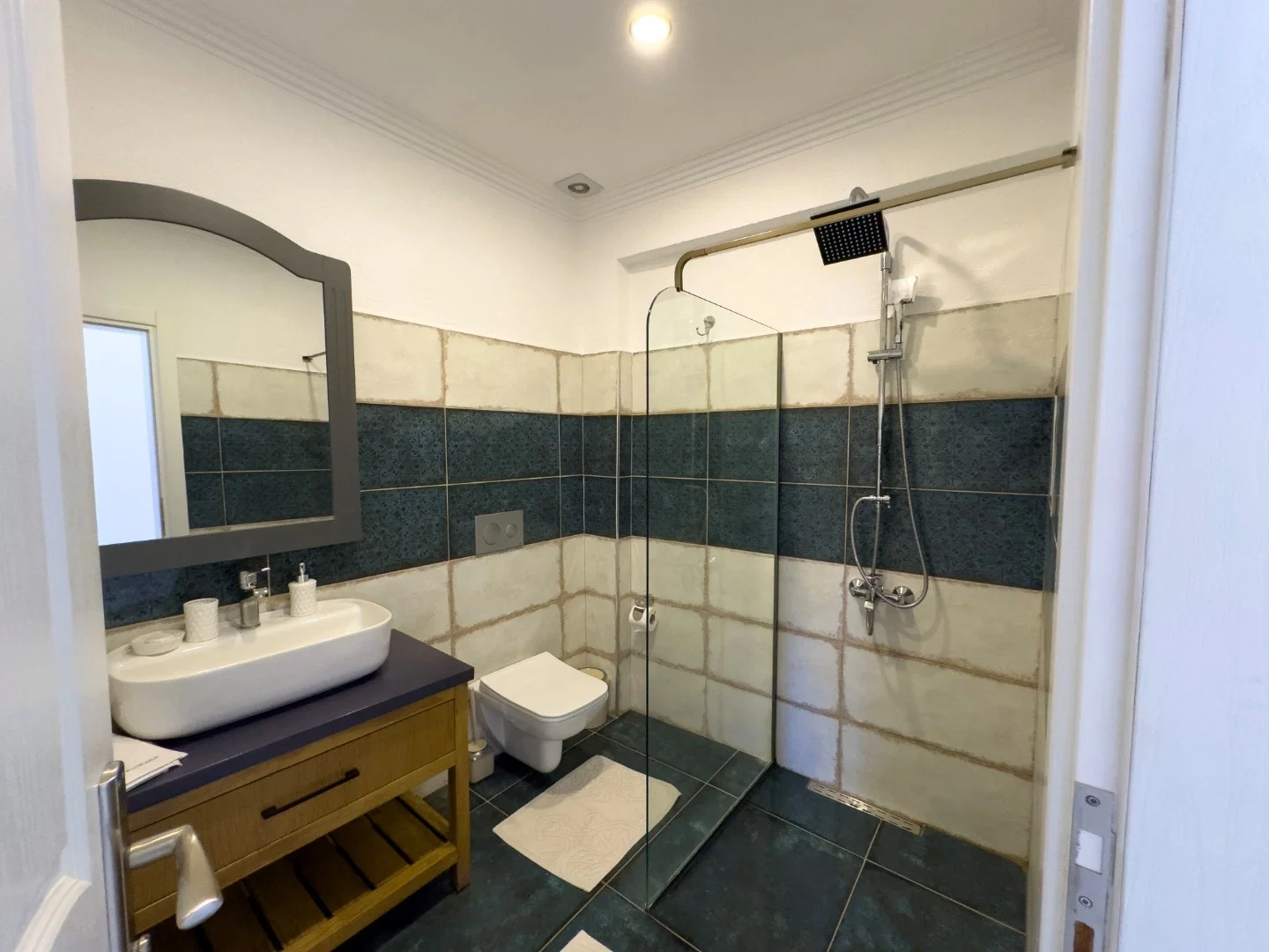 Fethiye’de Korunaklı, Çocuk Havuzlu, Jakuzili, Lüks Villa
